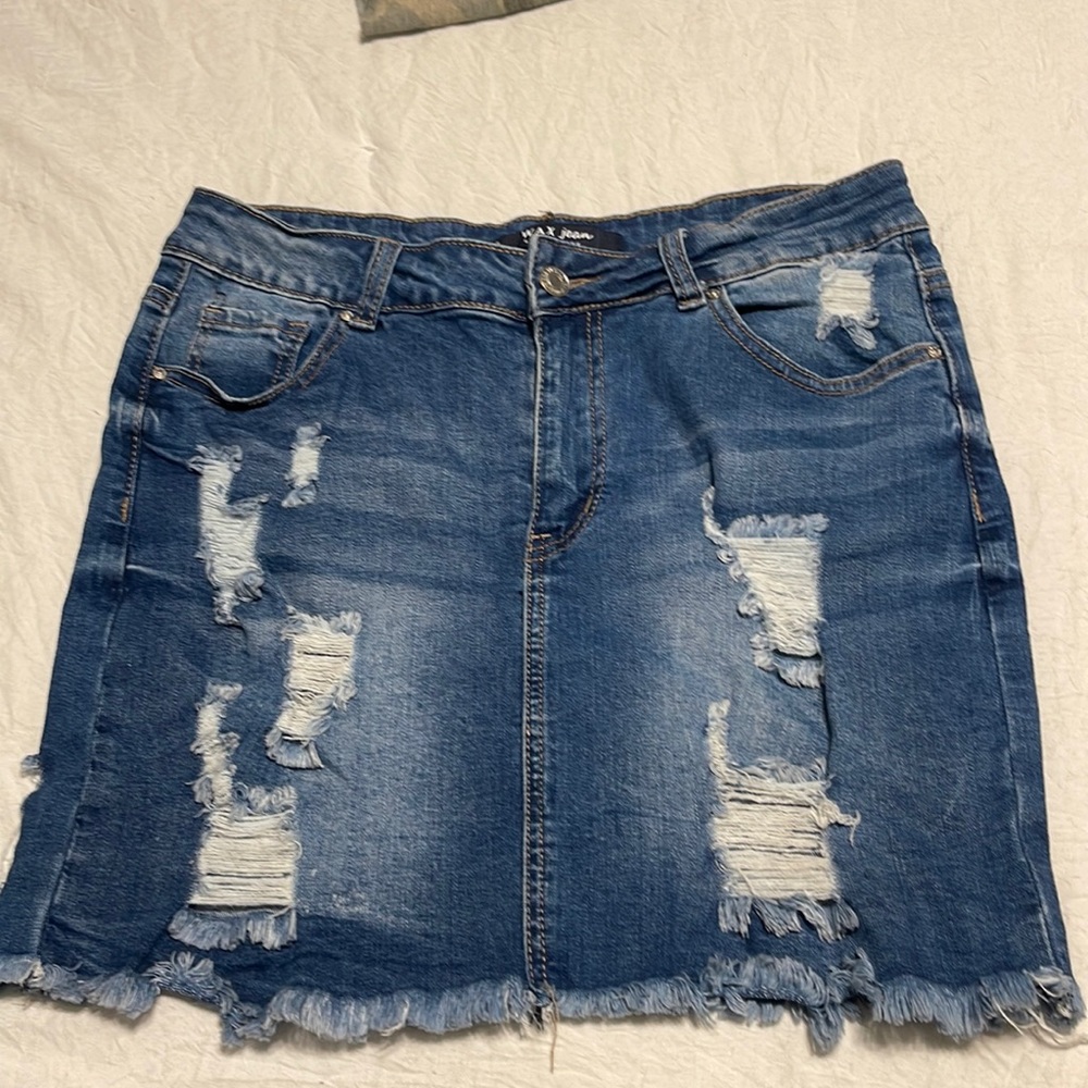 Denim skirt by a Wax Jeans. Sz. L